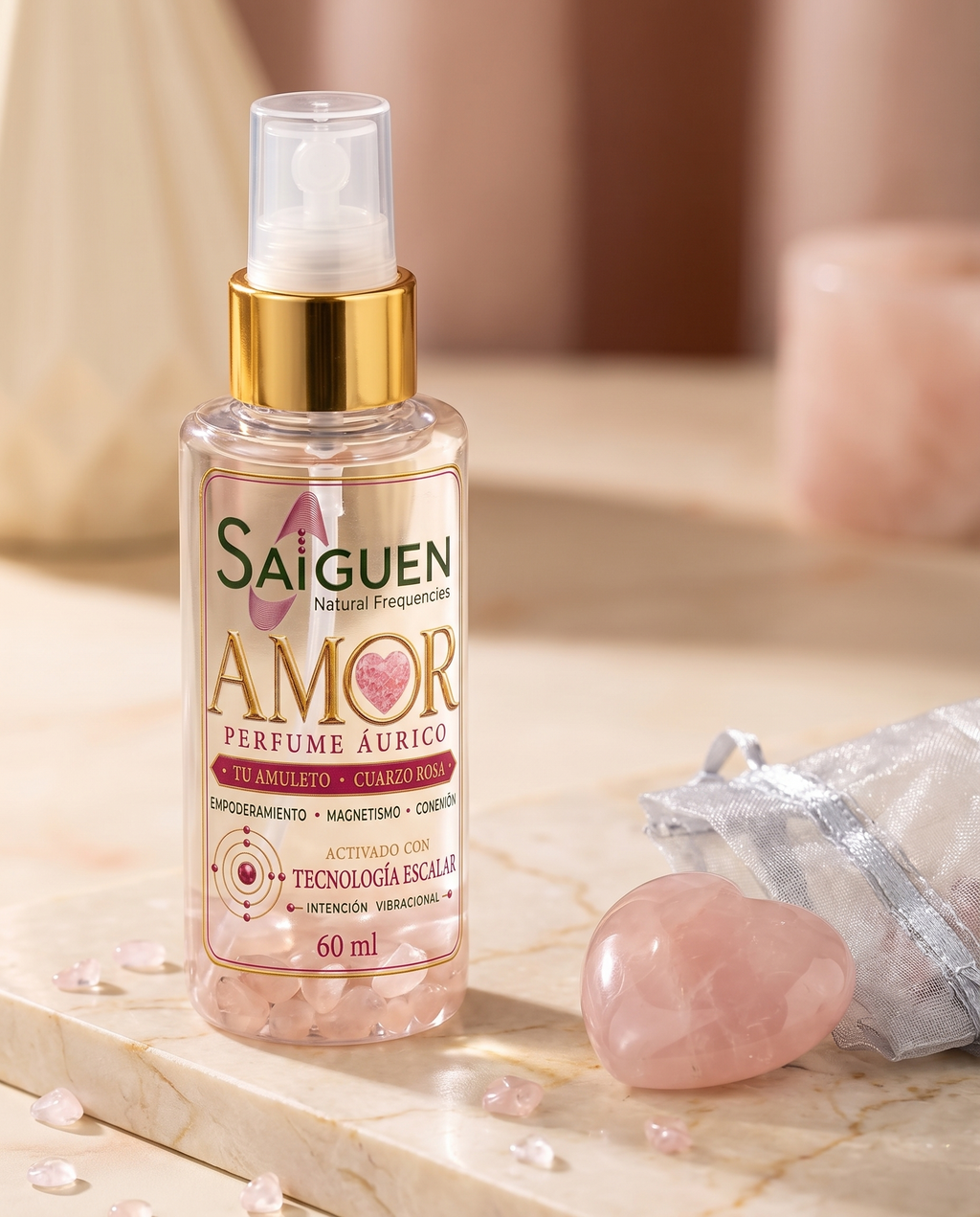 Perfume áurico AMOR de Saiguen con piedritas de cuarzo rosa dentro del frasco