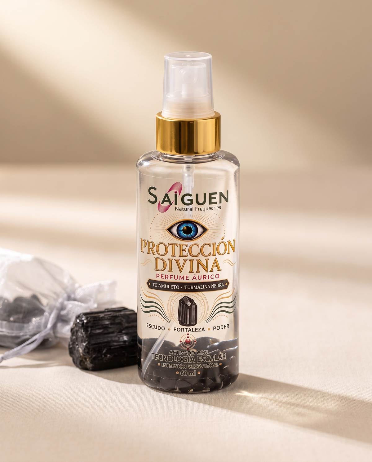 Perfume áurico PROTECCIÓN DIVINA de Saiguen con piedritas de turmalina negra dentro del frasco, sobre lino crema con turmalina amuleto y bolsita plateada